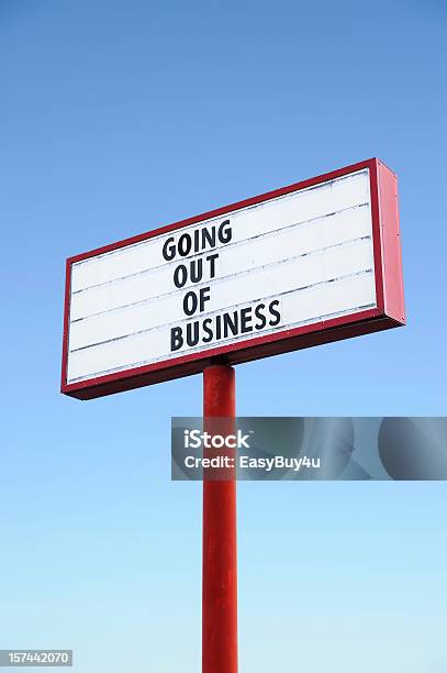 Going Out Of Businesscommercial Sign Stockfoto und mehr Bilder von Going Out Of Business - englische Redewendung - Going Out Of Business - englische Redewendung, Rot, Stellenabbau