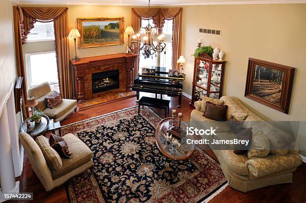 Foto de Interior De Casa Sala De Estar Formal Piano Tapete Persa Lareira e mais fotos de stock de Sala de estar