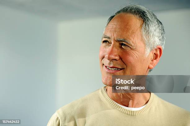 Senior Stockfoto und mehr Bilder von Lächeln - Lächeln, Menschliches Gesicht, Männer über 40