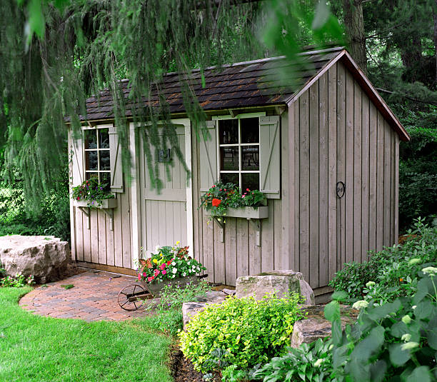rústico jardim abrigo de jardim - shed imagens e fotografias de stock