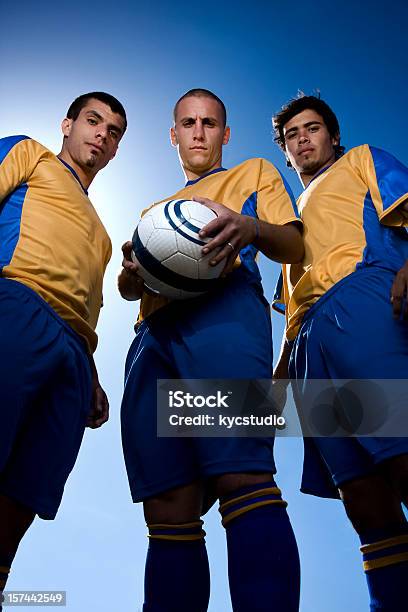 Foto de Líderes De Equipe De Futebol e mais fotos de stock de Adulto - Adulto, Atleta, Bola de Futebol