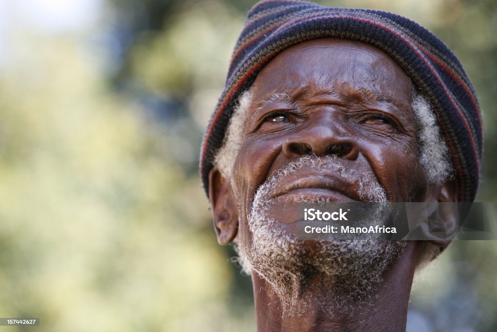 Senior afroamerikanischer Mann in Gedanken versunken - Lizenzfrei Afrikaner Stock-Foto