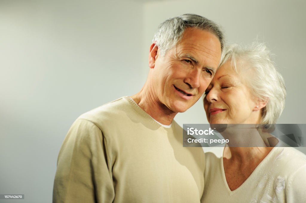 Senior paar posieren zusammen - Lizenzfrei 60-64 Jahre Stock-Foto