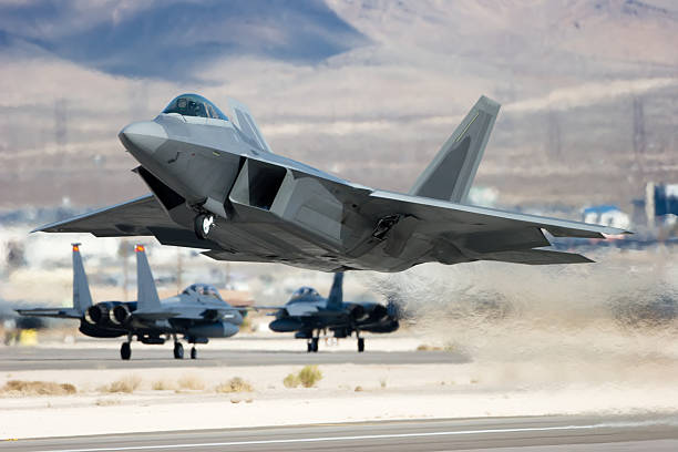 avión de guerra táctica - defense industry fotografías e imágenes de stock