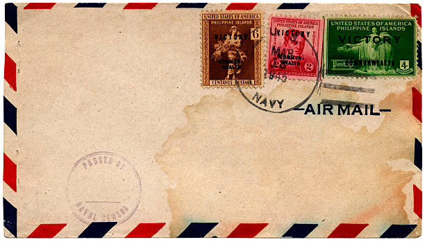 îles des philippines victoire timbres sur l'enveloppe de 1945 - manila paper photos photos et images de collection