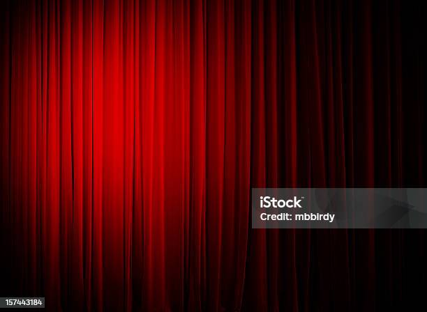 Rosso Sipario - Fotografie stock e altre immagini di Tenda - Tenda, Teatro, Velluto rosso - Materiale