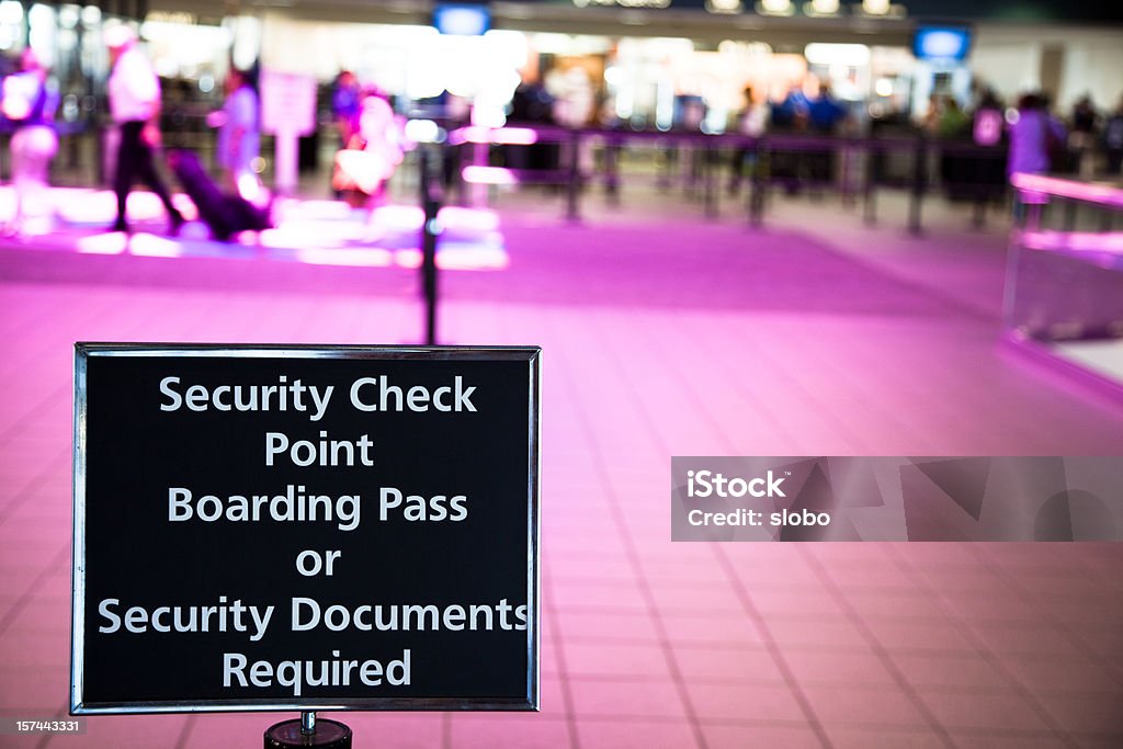 Les panneaux de l'aéroport - Photo de Aéroport libre de droits