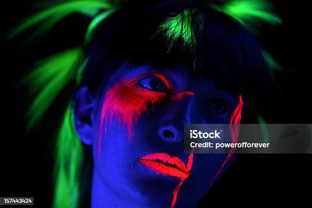 Ritratto Di Luce Al Neon - Fotografie stock e altre immagini di Donne - Donne, Futuristico, Luce ultravioletta