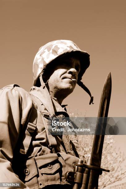 Soldado Tipo Baioneta - Fotografias de stock e mais imagens de Corpo de Fuzileiros da Marinha Americana - Corpo de Fuzileiros da Marinha Americana, Segunda Guerra Mundial, Uniforme