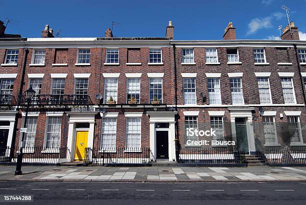 Casas Típicas De Británico Foto de stock y más banco de imágenes de Londres - Inglaterra - Londres - Inglaterra, Reino Unido, Calle