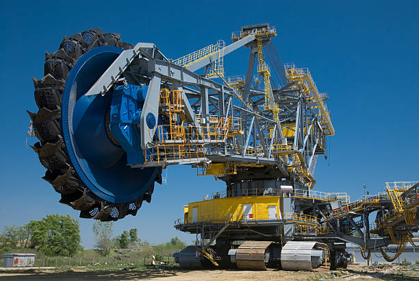 Giant bucket wheel excavator Giant bucket wheel excavator large machine stock pictures, royalty-free photos & images