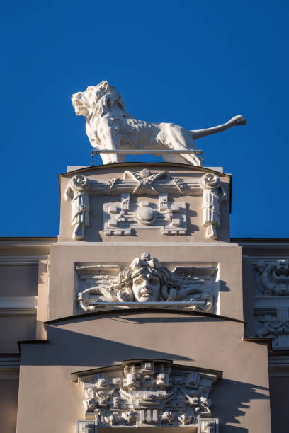 istock Art Nouveau 1574451740
