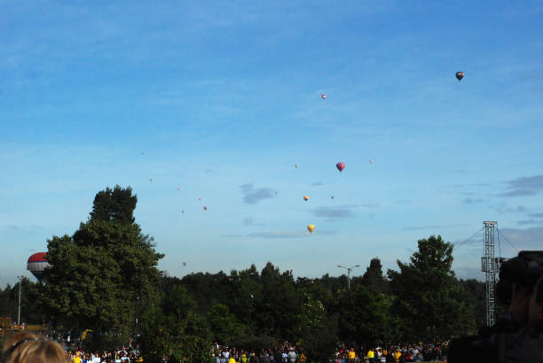 istock hot air balloon festival 1574721981