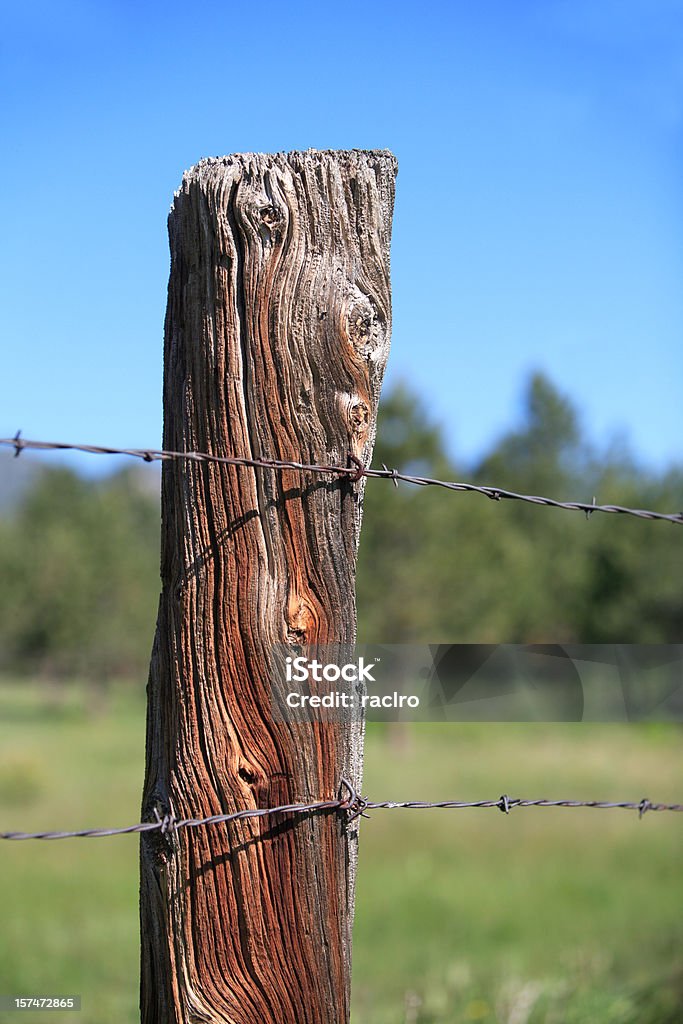 Verwitterte Zaun post - Lizenzfrei Antiquität Stock-Foto