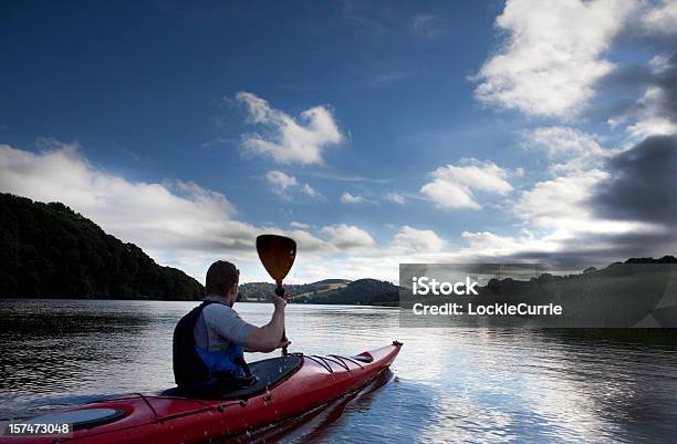 Kayak Foto de stock y más banco de imágenes de Actividades recreativas - Actividades recreativas, Aire libre, Canoa