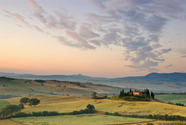 istock Morning in Tuscany 157473772