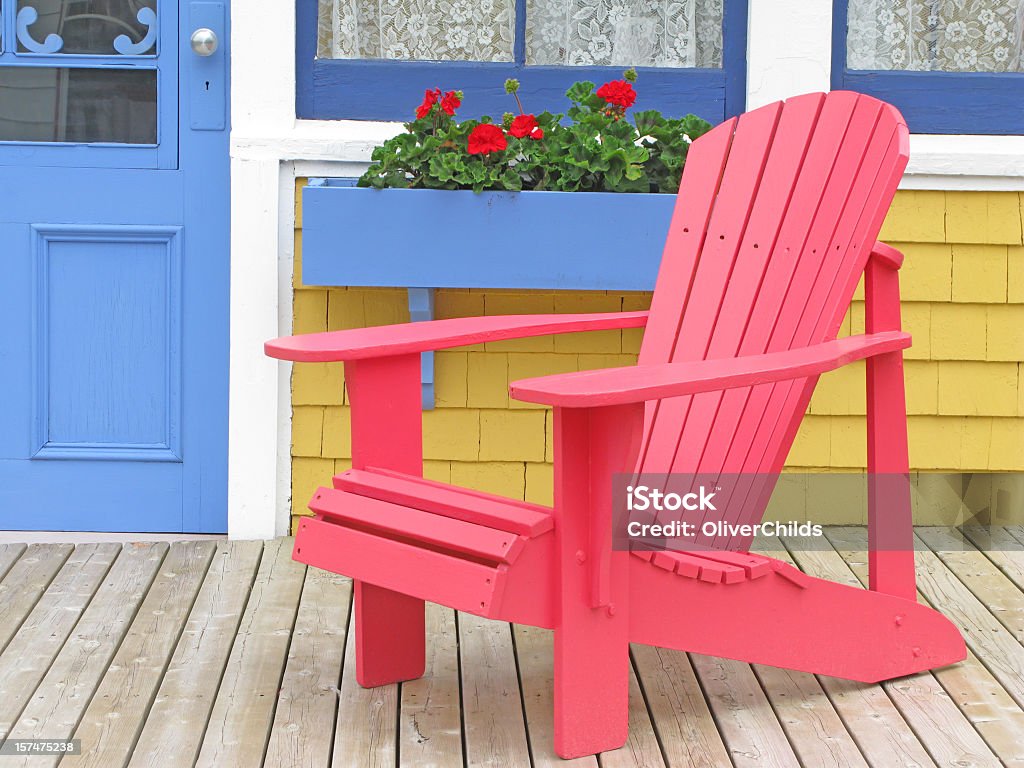 Cadeira vermelha Adirondak. - Royalty-free Cadeira Adirondack Foto de stock