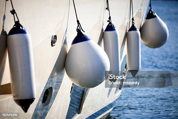 Yacht Fenders Moderna Foto de stock y más banco de imágenes de Embarcación marina - Embarcación marina, Parachoques, Barco de pasajeros