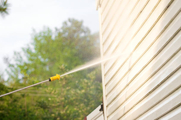 Pressure Washing The House Side Stock Photo - Download Image Now - High Pressure  Cleaning, Siding - Building Feature, Cleaning - iStock