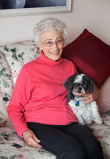 istock Two seniors hanging out 157475788