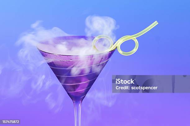 Cocktail De Química - Fotografias de stock e mais imagens de Ciência - Ciência, Cocktail, Aula de Química