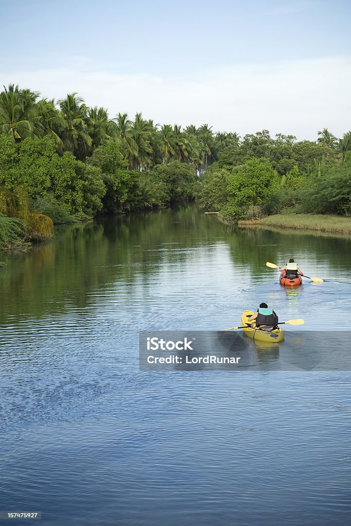 Río en kayak - Foto de stock de Kayak - Piragüismo y canotaje libre de derechos