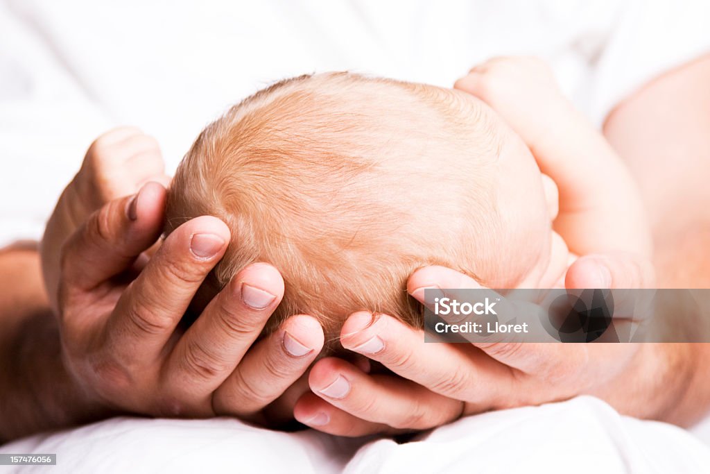 Vater hält seinen kleinen Neugeborenes baby - Lizenzfrei Baby Stock-Foto