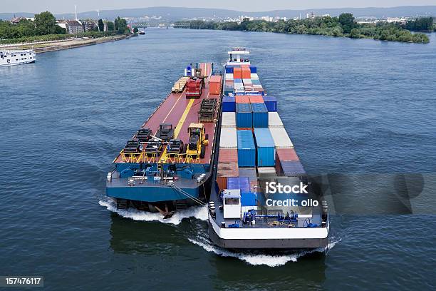 ライン川の貨物船 - 貨物船のストックフォトや画像を多数ご用意 - 貨物船, ライン川, 給油