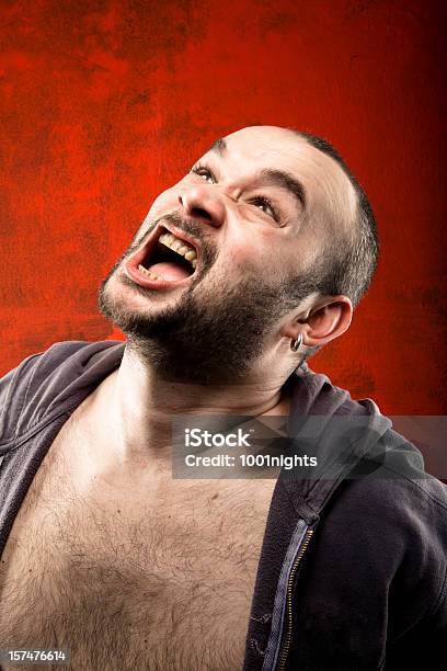 Crazy Hombre Gritando Foto de stock y más banco de imágenes de Chillar - Chillar, Descontento, Enfado