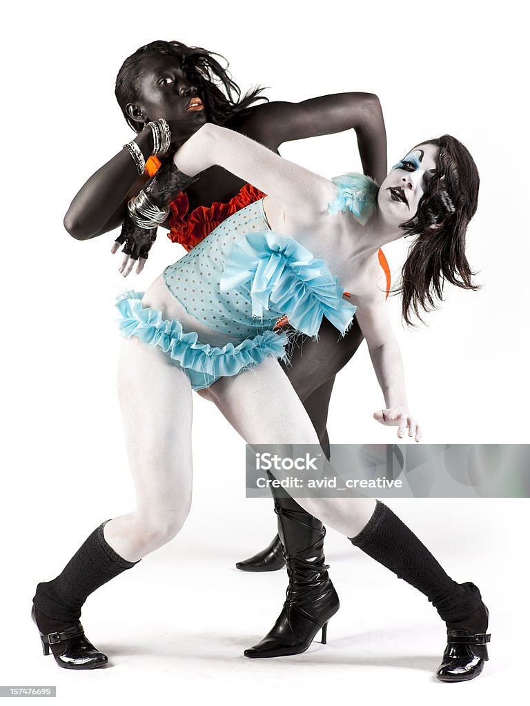 Alta moda nero rispetto al bianco Danza - Foto stock royalty-free di Alta moda