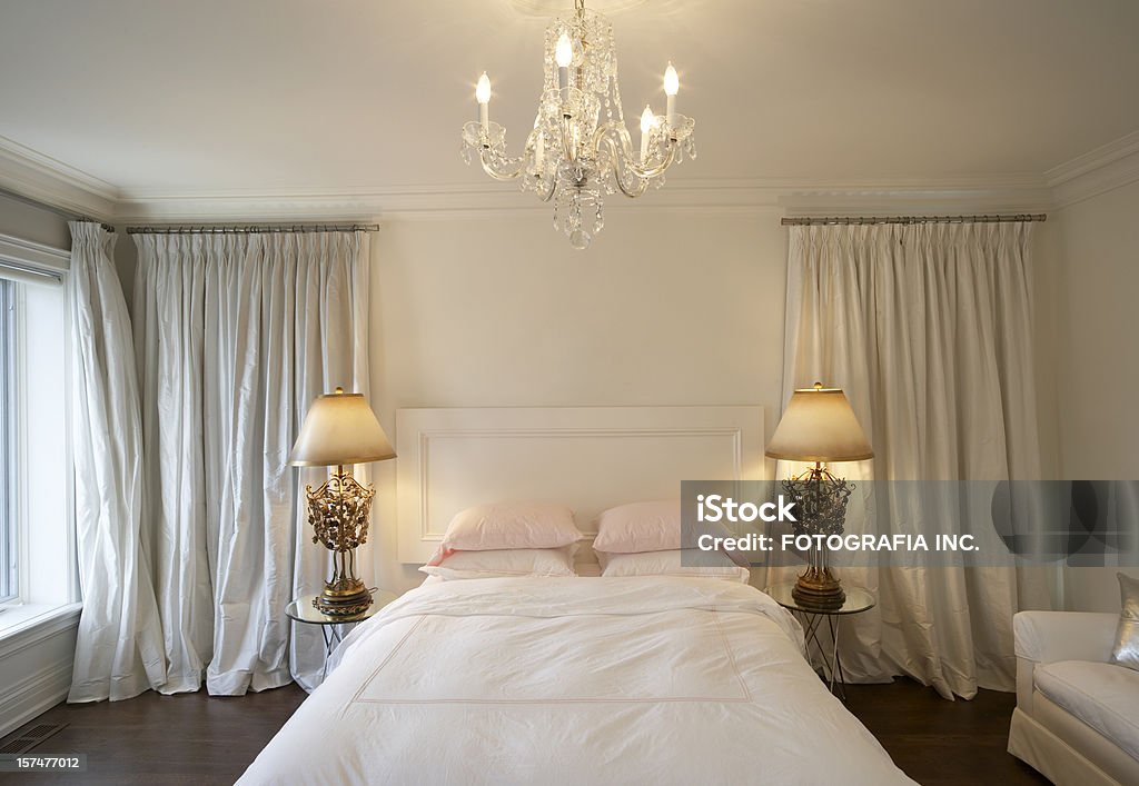 Moderna camera da letto - Foto stock royalty-free di Accogliente