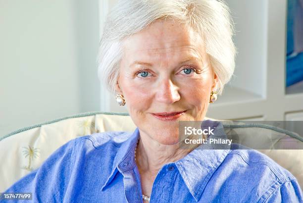 Bella Donna Matura - Fotografie stock e altre immagini di Donne anziane - Donne anziane, 60-64 anni, Adulto