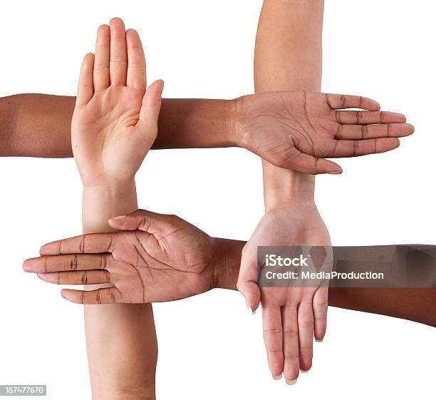 De Mãos - Fotografias de stock e mais imagens de Quatro Pessoas - Quatro Pessoas, Alcançar, Grupo multiétnico