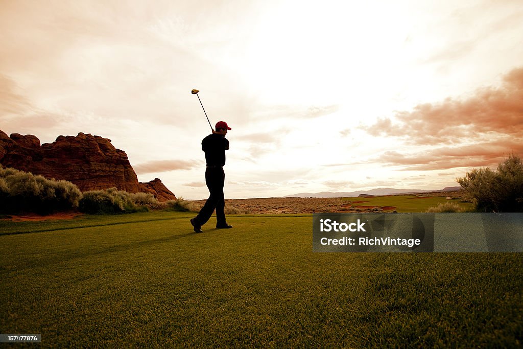 Teeing Off - Foto de stock de Campo de Golfe royalty-free