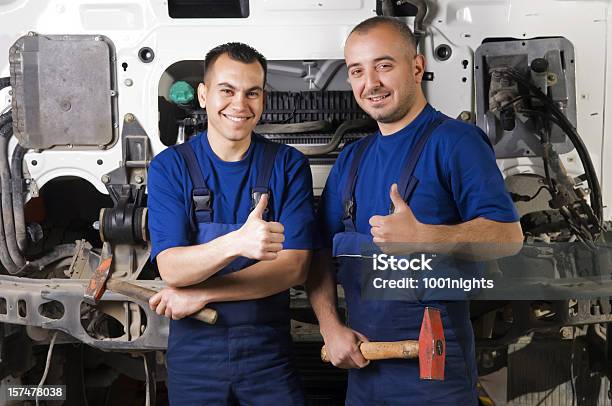 Foto de Mecânico De Carro e mais fotos de stock de Mecânico - Mecânico, Sinal Afirmativo, Mecânico de Carro