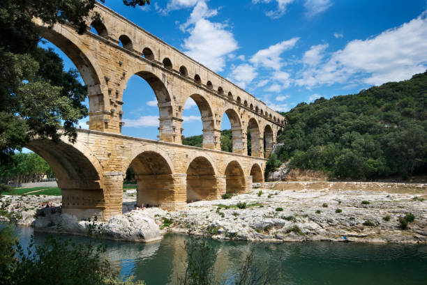 pont du gard - gard foto e immagini stock