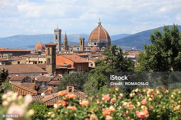 Il Duomo W Florencja Toskania Włochy - zdjęcia stockowe i więcej obrazów Bez ludzi - Bez ludzi, Dzwonnica - Wieża, Dzwonnica Giotta