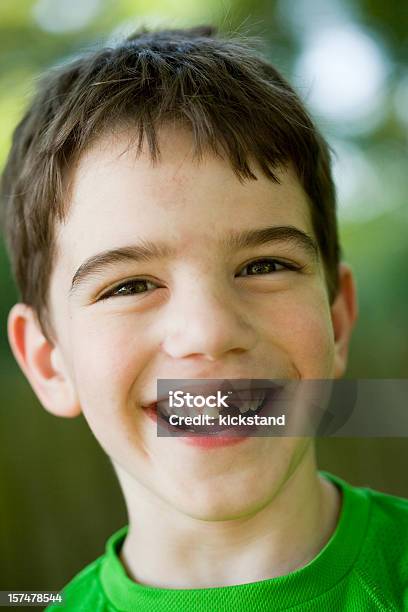 Boy Faltante Dientes Foto de stock y más banco de imágenes de 6-7 años - 6-7 años, Aire libre, Cabeza humana