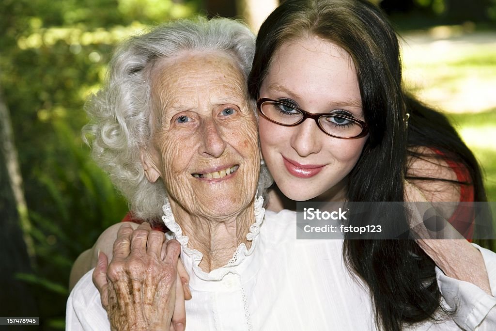 Grande-Avó e neta. Geração de relacionamento. - Foto de stock de 14-15 Anos royalty-free