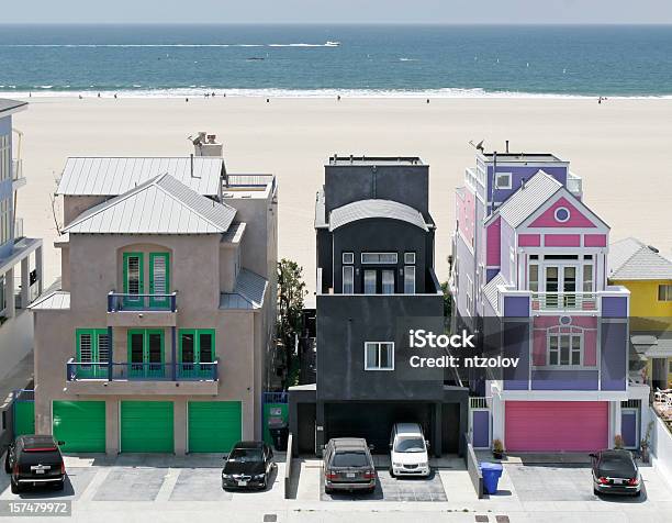 Casas De Playa Foto de stock y más banco de imágenes de Casa - Casa, Garaje, California