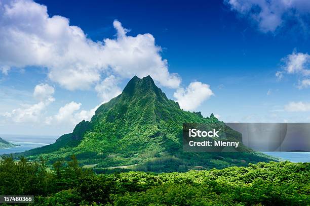 Mount Roto Nui Wulkanicznego Moorea Wyspa - zdjęcia stockowe i więcej obrazów Góra - Góra, Wyspa - Land Feature, Wulkan