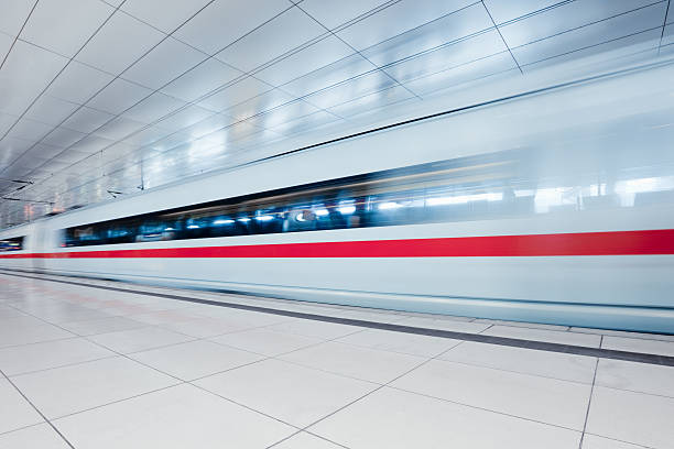 nowoczesny miejski train station - high speed train zdjęcia i obrazy z banku zdjęć