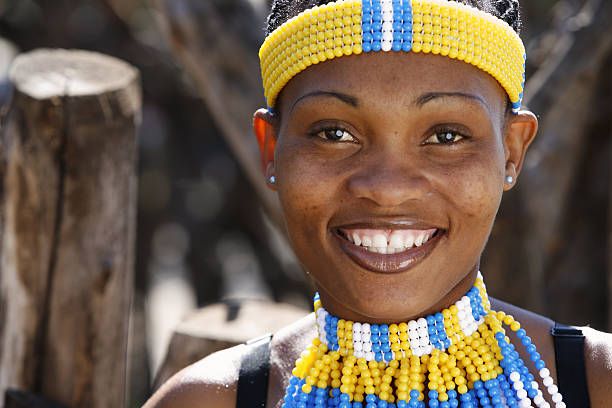ズールー族の女性のポートレート - south africa africa women zulu ストックフォトと画像