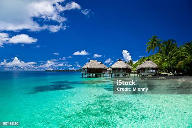Complejo Turístico De Lujo De Vacaciones De Ensueño Foto de stock y más banco de imágenes de Tahití