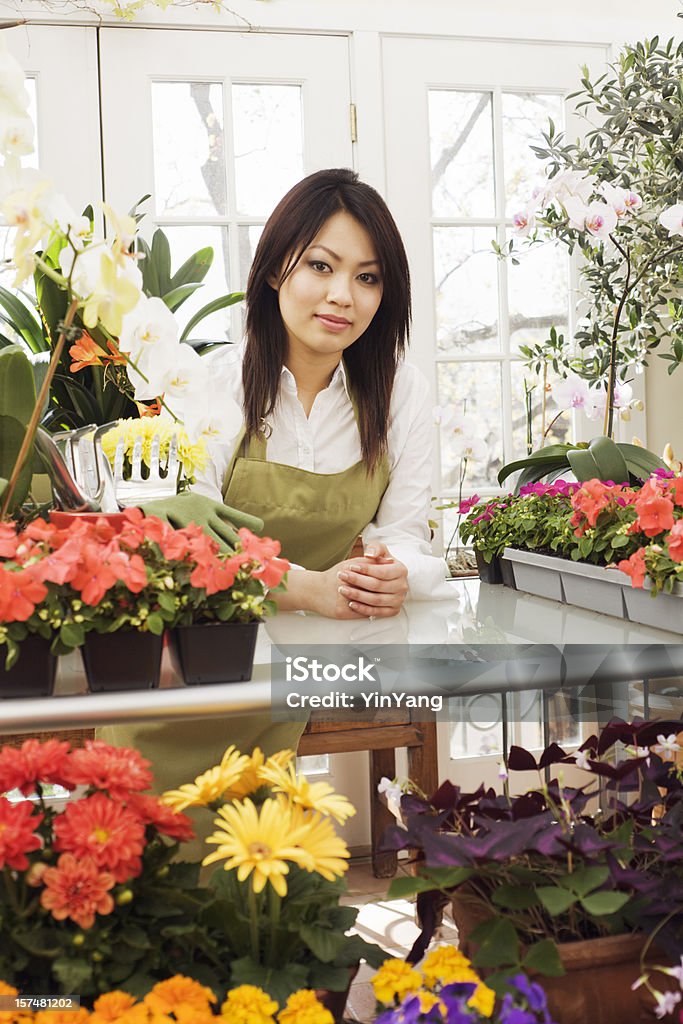 Pequenas empresas proprietário mulher asiática Florista em Trabalho no Comércio - Royalty-free 20-29 Anos Foto de stock