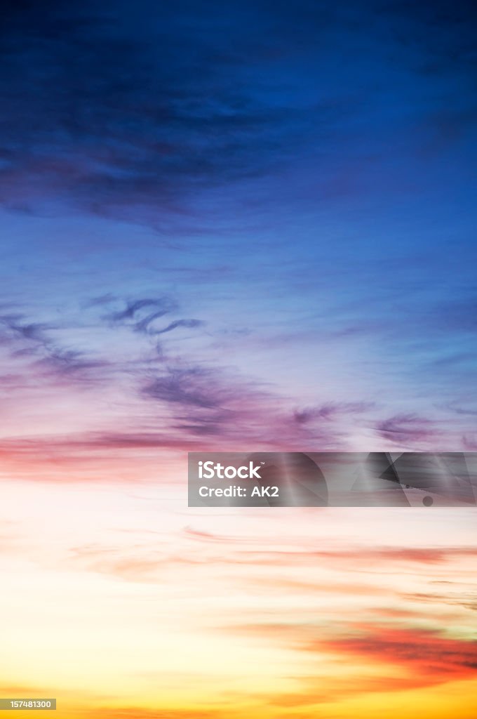 Cielo drammatico alba - Foto stock royalty-free di Alba - Crepuscolo