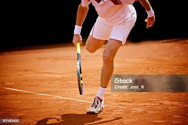 Esecuzione Giocatore Di Tennis Xxxl - Fotografie stock e altre immagini di Tennis - Tennis, Argilla, Racchetta