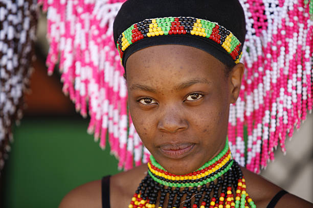 哀愁ズールー族の女性 - south africa zulu bead african descent ストックフォトと画像