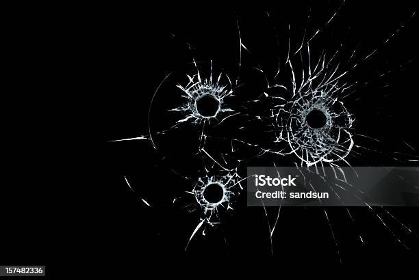 불릿 호울 총알 구멍에 대한 스톡 사진 및 기타 이미지 - 총알 구멍, 유리-재료, 깨짐