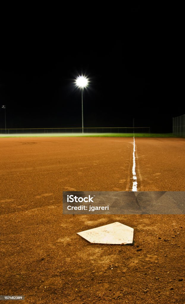 Campo de beisebol em noite - Foto de stock de Campo de Basebol royalty-free